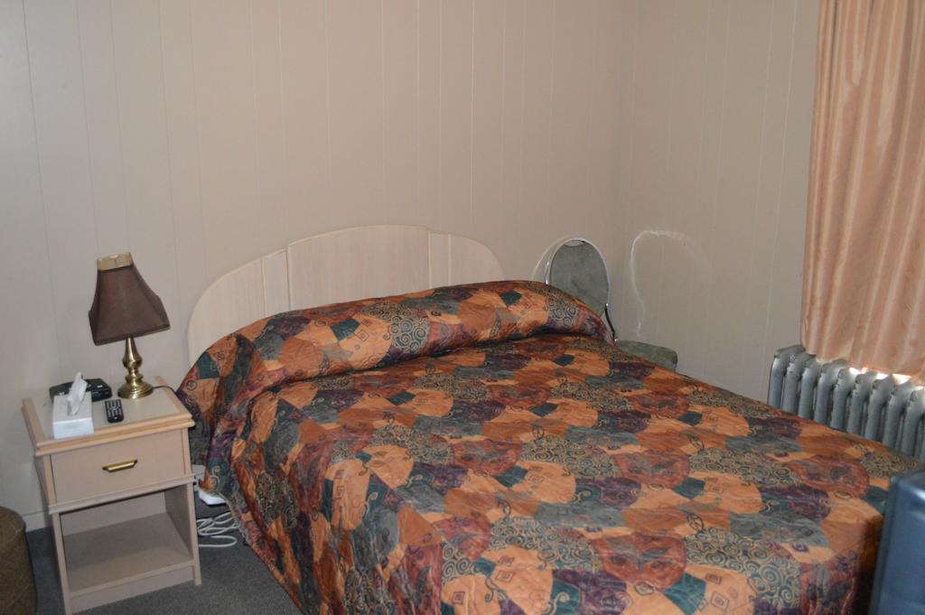 King'S Hotel & Motel By Elevate Rooms Shaunavon Phòng bức ảnh