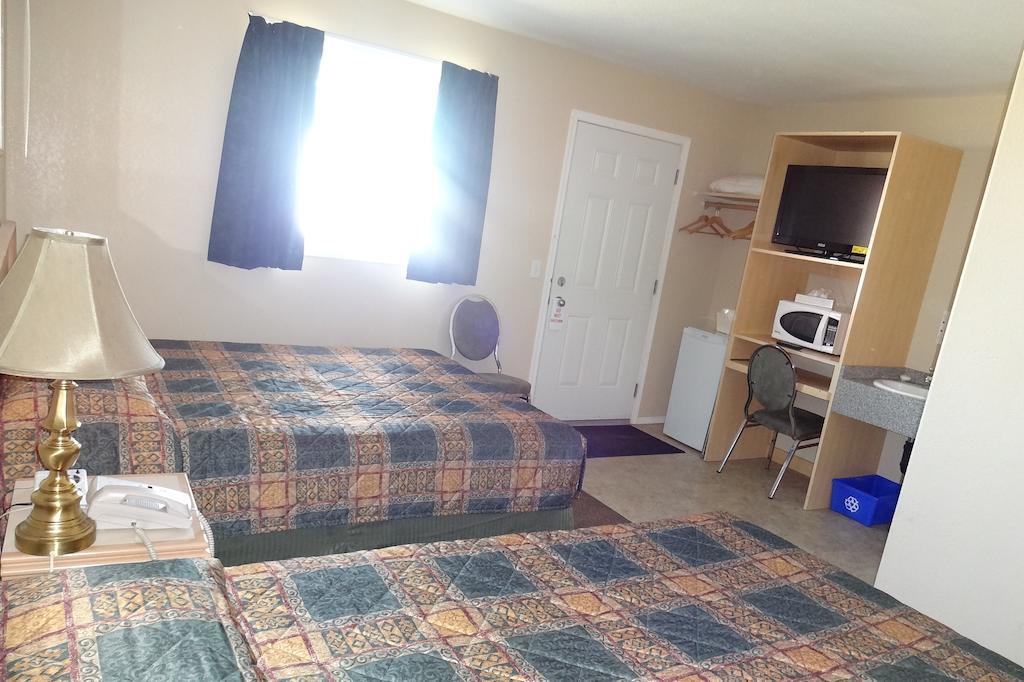 King'S Hotel & Motel By Elevate Rooms Shaunavon Phòng bức ảnh
