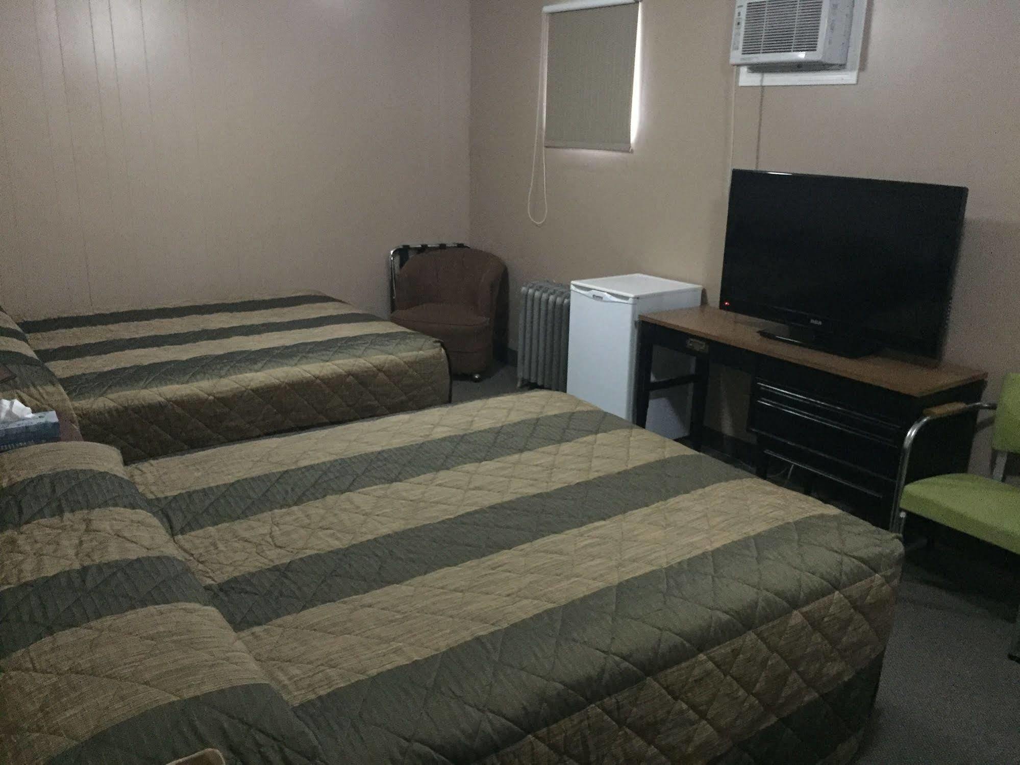 King'S Hotel & Motel By Elevate Rooms Shaunavon Ngoại thất bức ảnh