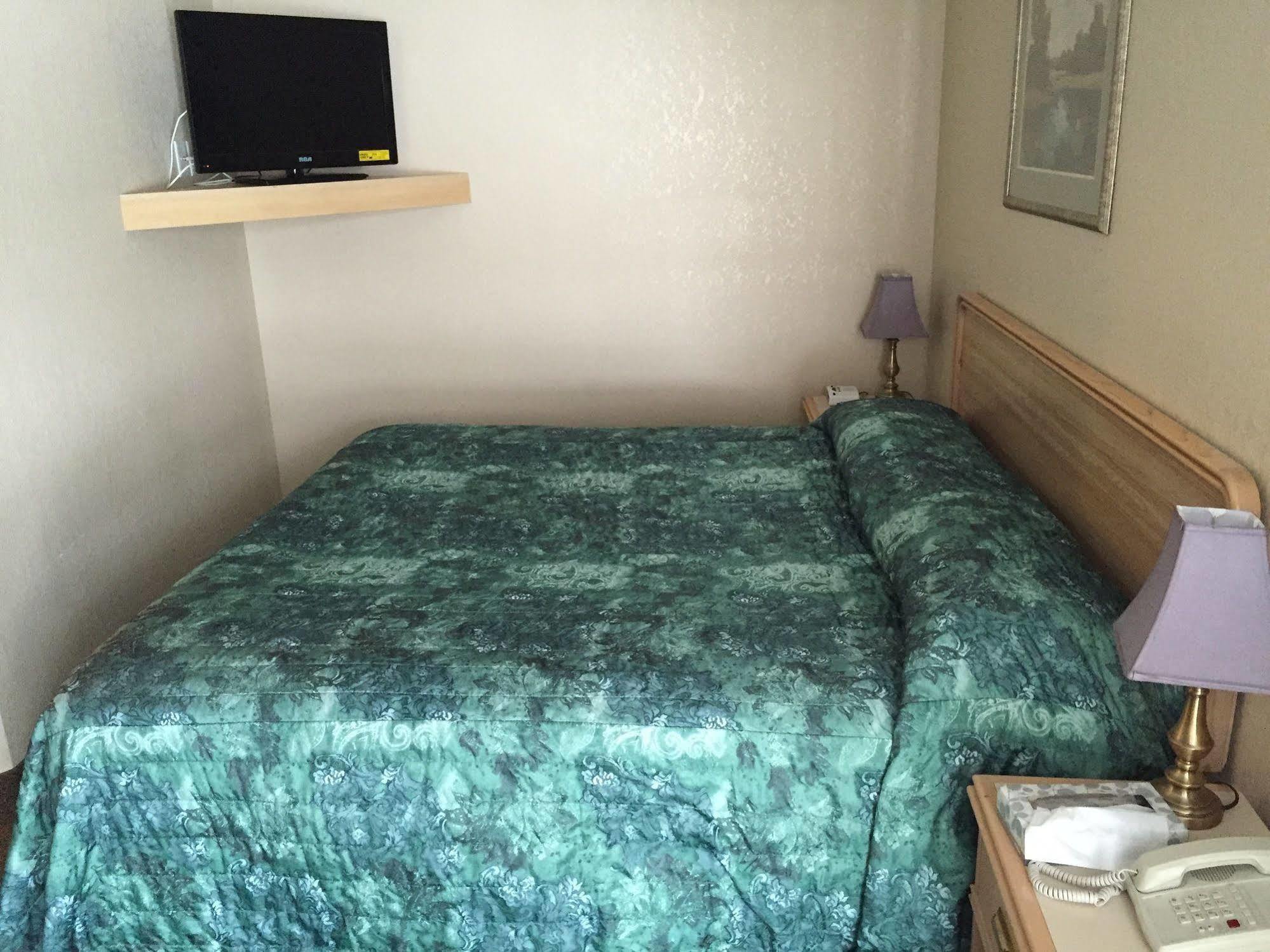 King'S Hotel & Motel By Elevate Rooms Shaunavon Ngoại thất bức ảnh
