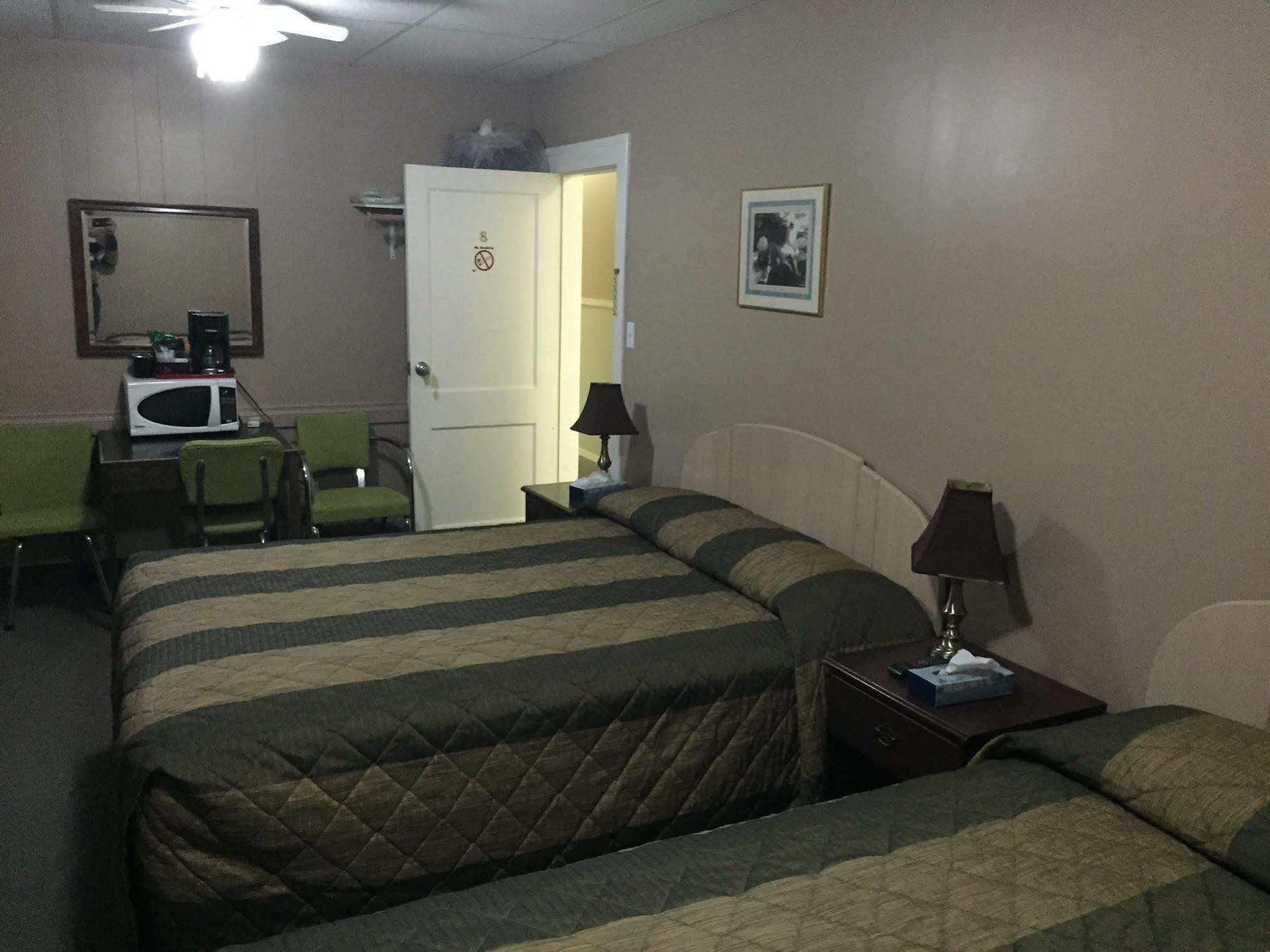 King'S Hotel & Motel By Elevate Rooms Shaunavon Ngoại thất bức ảnh